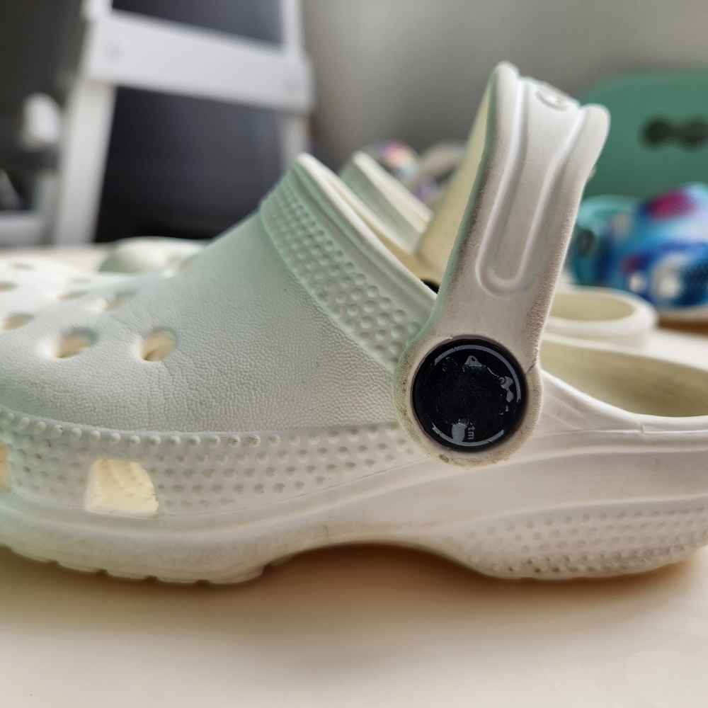 Crocs - Picture 8 of 9